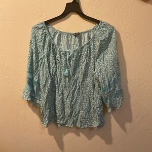 Women's Blue Floral Top 2X unique spectrum